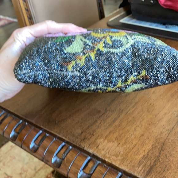 2 Stunning vintage handmade beaded pillows - Picture 4 of 12